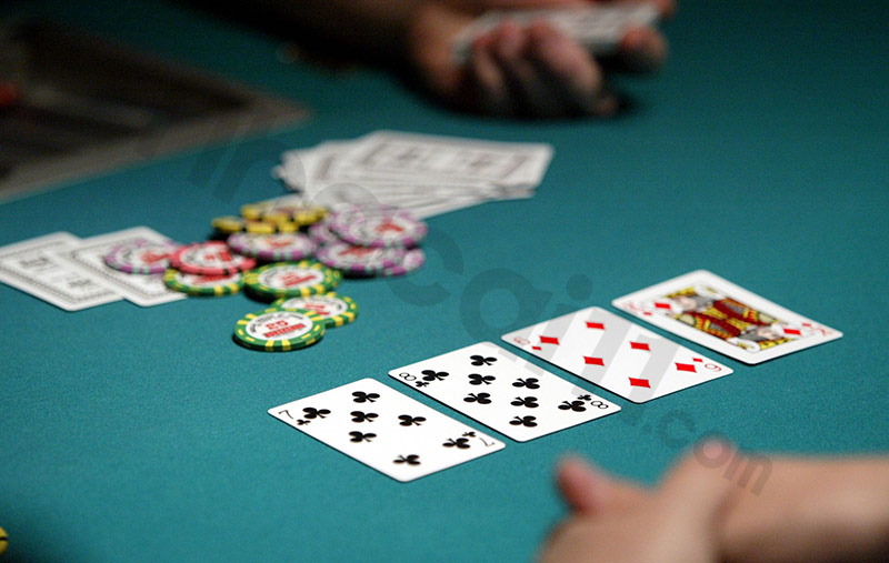 Cách chơi Poker giỏi: Vòng chia bài thứ 4